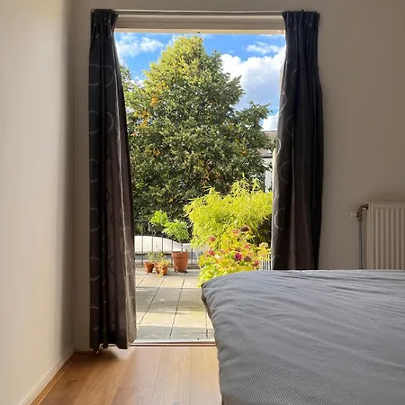 Spacious With Roof Terrace And Balcony *