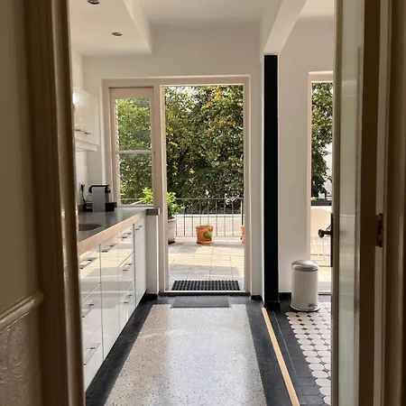 Spacious With Roof Terrace And Balcony