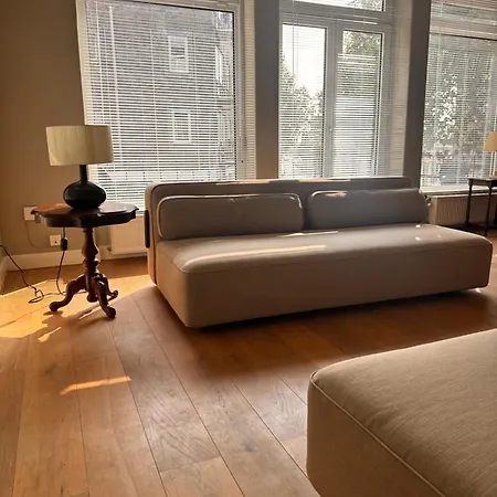 Spacious With Roof Terrace And Balcony Appartamento