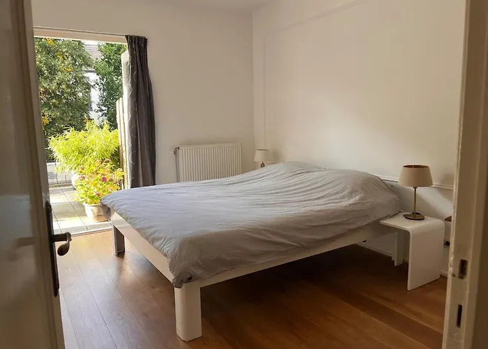 Spacious With Roof Terrace And Balcony *