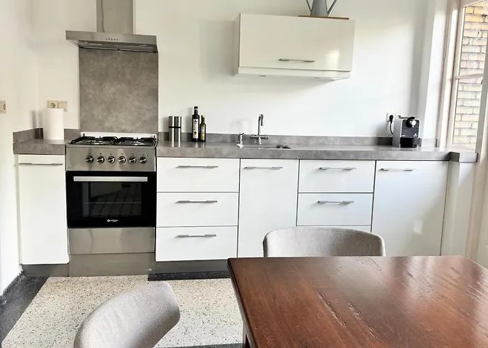 Apartamento Spacious With Roof Terrace And Balcony