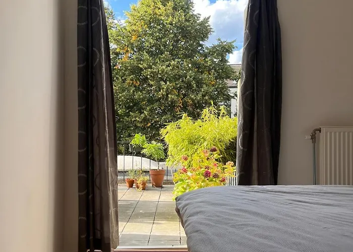 Spacious With Roof Terrace And Balcony *