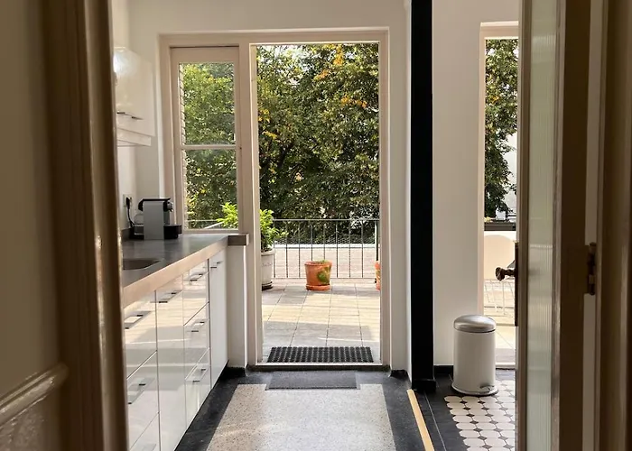 Spacious With Roof Terrace And Balcony