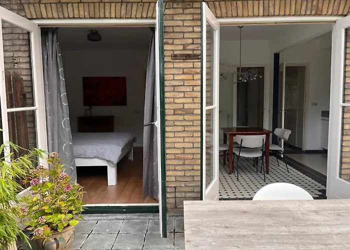 Appartamento Spacious With Roof Terrace And Balcony