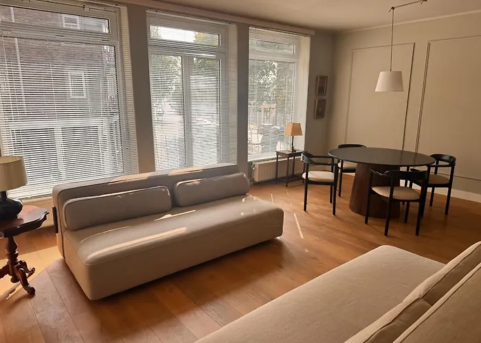 Spacious With Roof Terrace And Balcony Άρνεμ